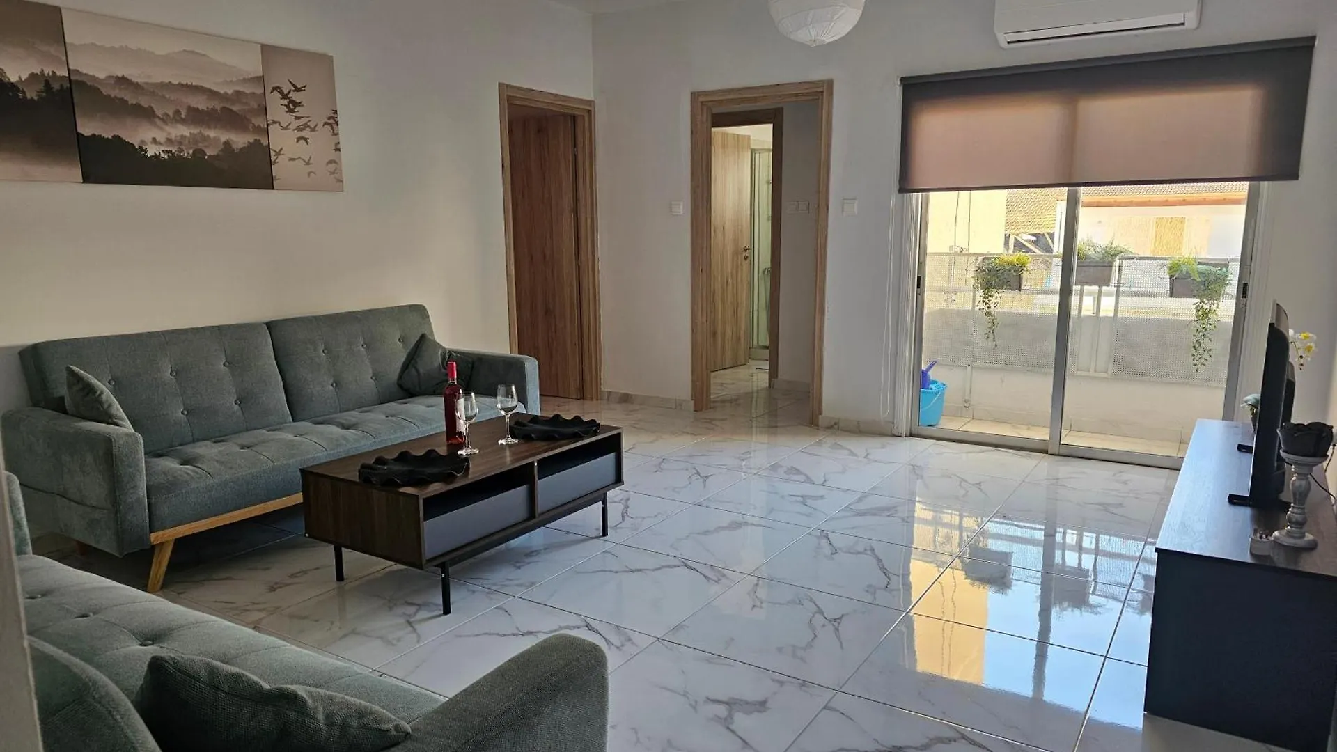 Center Point Apartment Larnaca